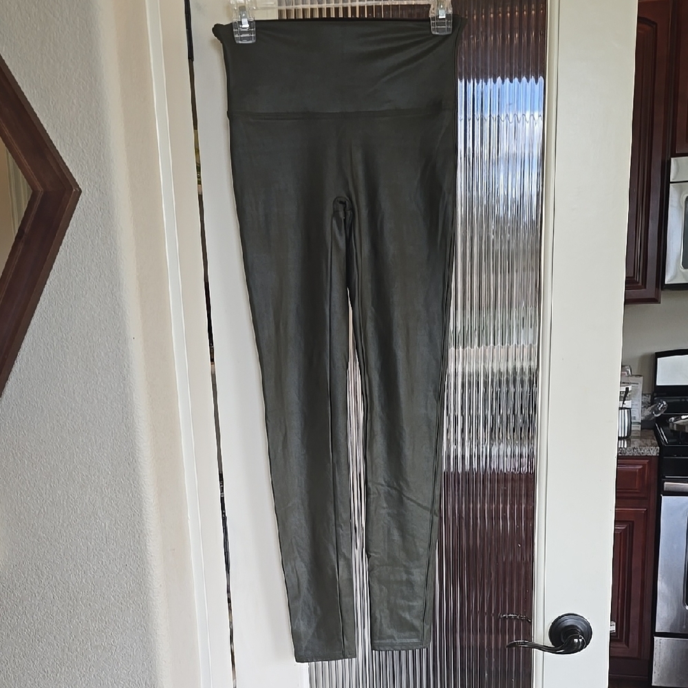 High-Waisted Olive Leggings